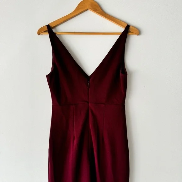 Lulu's - Melora V Front and Back Sleeveless Gown in Maroon - Picture 5 of 6